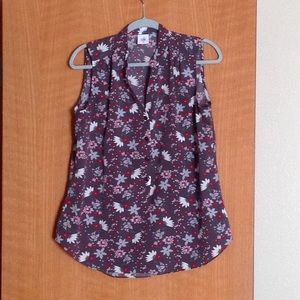 Cabi sleeveless button front shirt